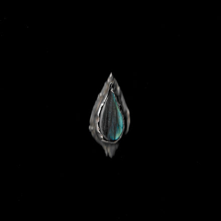 [OGU-TI-004 · Grey Teal Labradorite · Amulet]