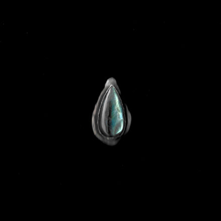 [OGU-TI-009 · Labradorite · Amulet]